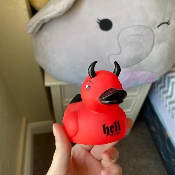 Devil Rubber Duck - Picture 6 of 6